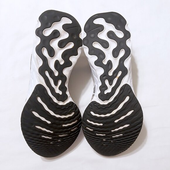 Nike React Infinity Run Flyknit Running Shoes โ Gray & White - Size 8.5 - Picture 5 of 8